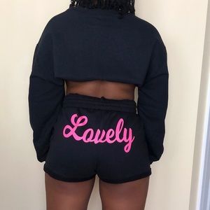 Comfy Black ‘Lovely’ Shorts 🖤💗